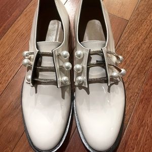 Coliac women white pearl loafer size 39